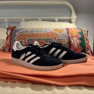 Navy Adidas Gazelle Sneakers W 9.5